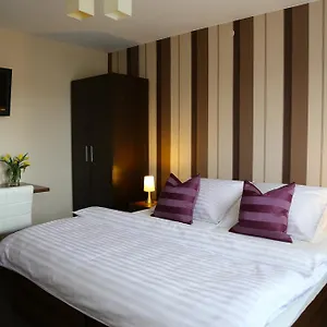 https://10-bed-and-breakfast.poznan-hotels.com
